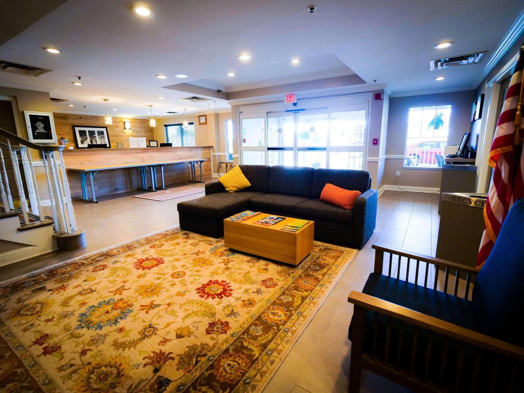 Country Inn & Suites By Radisson, Burlington Elon , Nc Экстерьер фото