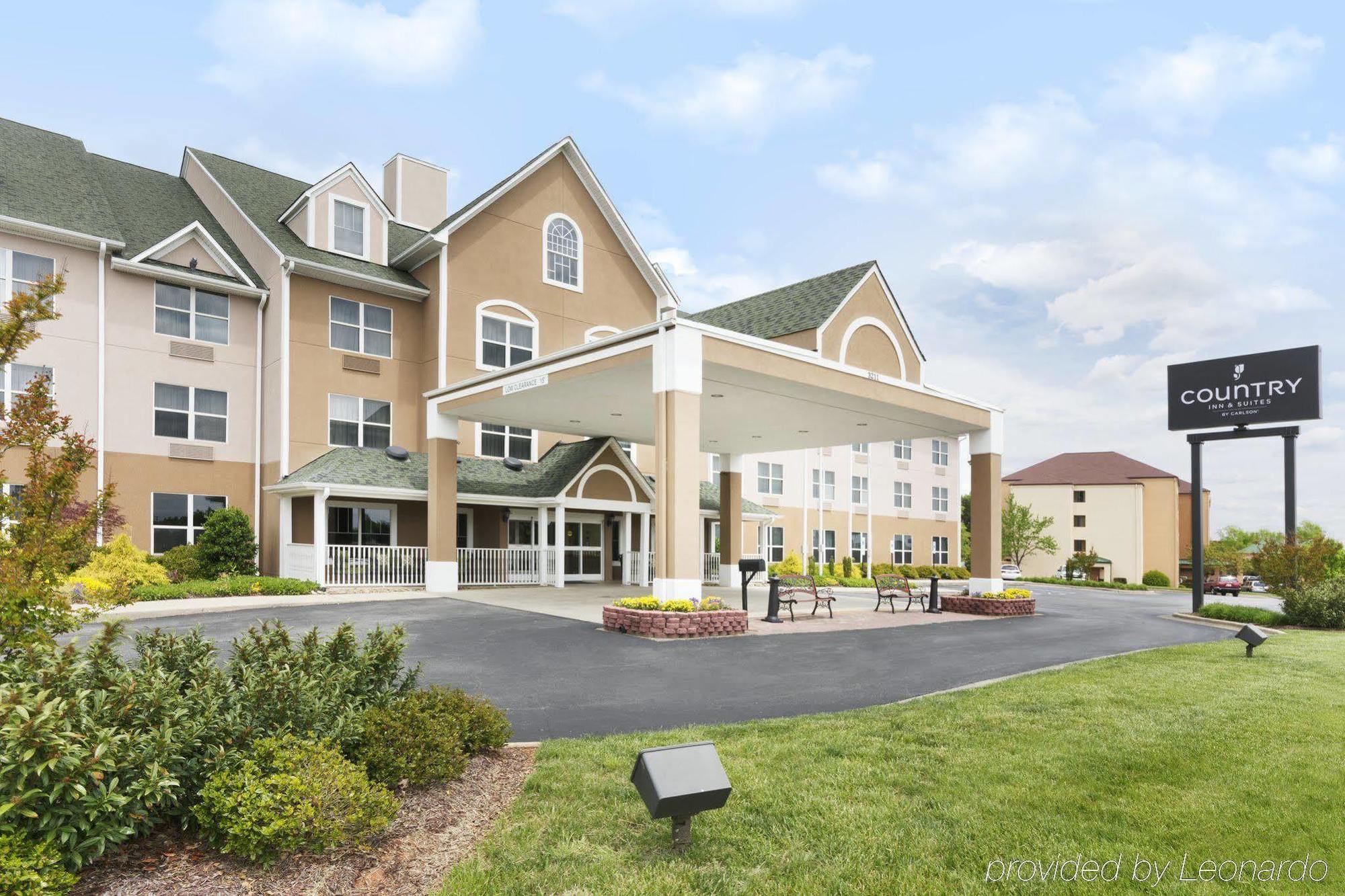 Country Inn & Suites By Radisson, Burlington Elon , Nc Экстерьер фото