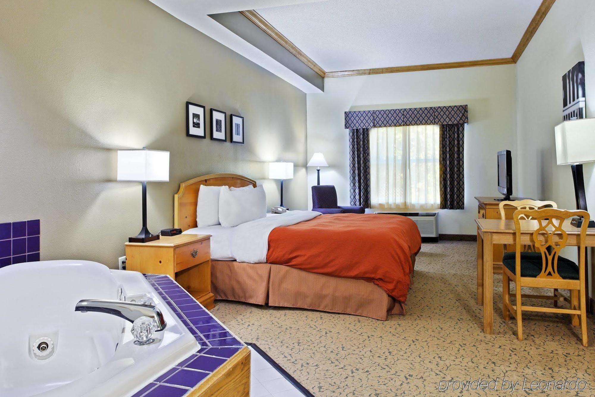 Country Inn & Suites By Radisson, Burlington Elon , Nc Экстерьер фото