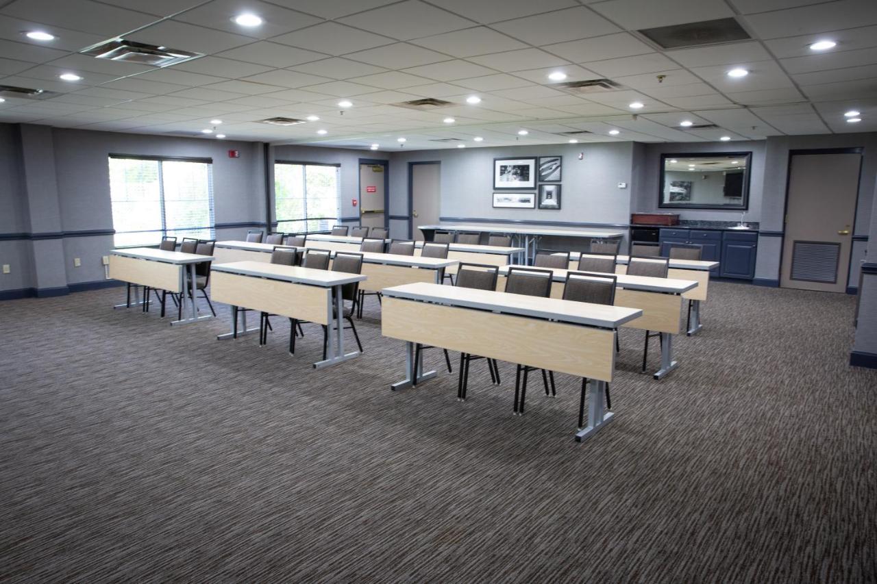 Country Inn & Suites By Radisson, Burlington Elon , Nc Экстерьер фото